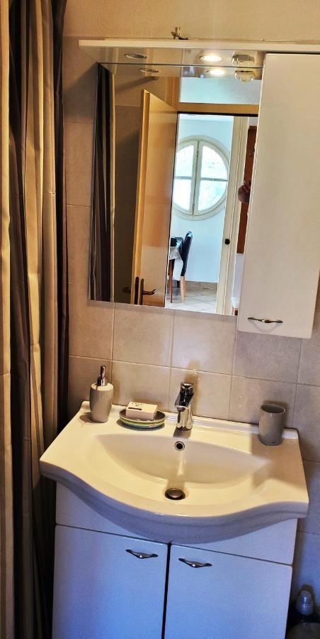 Zee Apartment Zára Kültér fotó